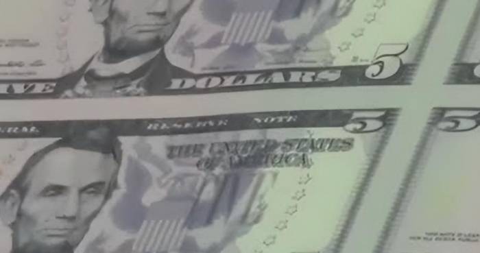 US Deficit Soars, Debt Crisis Looms