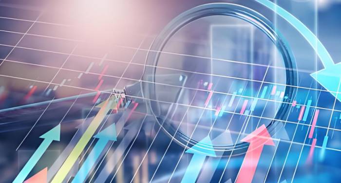 U.S. Stocks Rise, Chinese Index Plunges to 2-Year Low