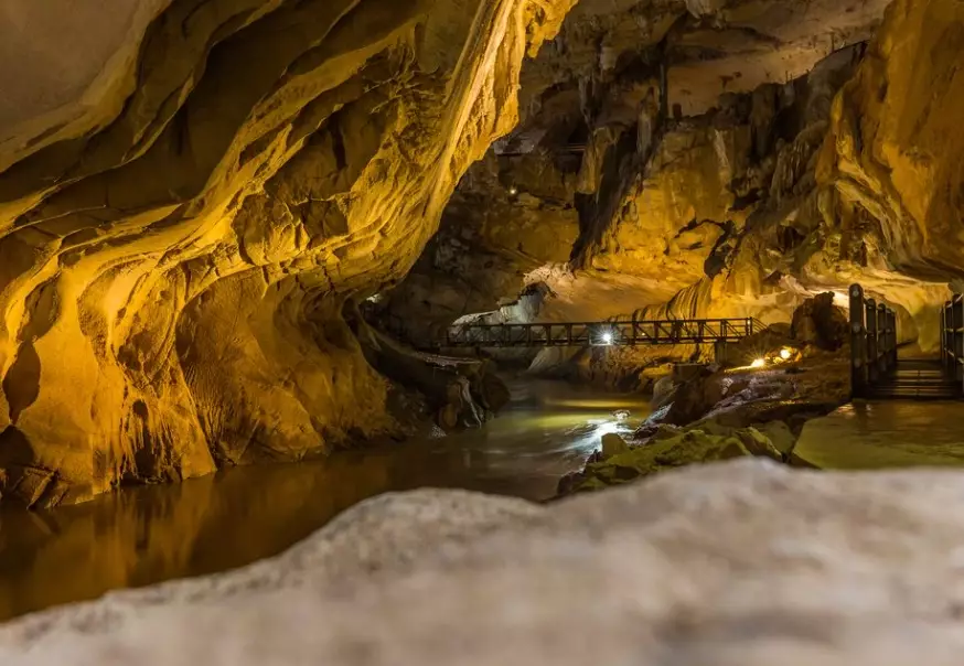 Your Complete Guide to Wind Cave National Park: Tours, Hiking & More