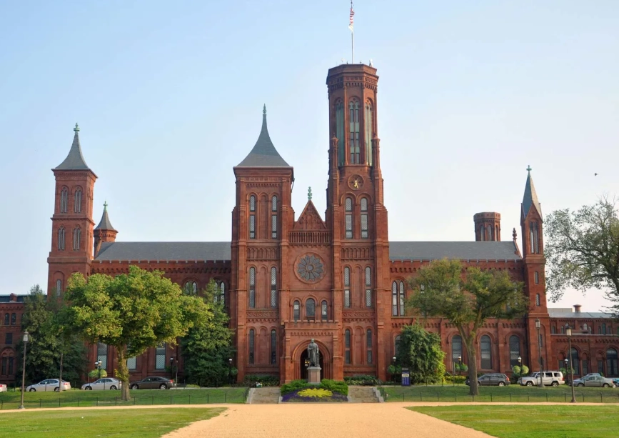 Smithsonian Institution history