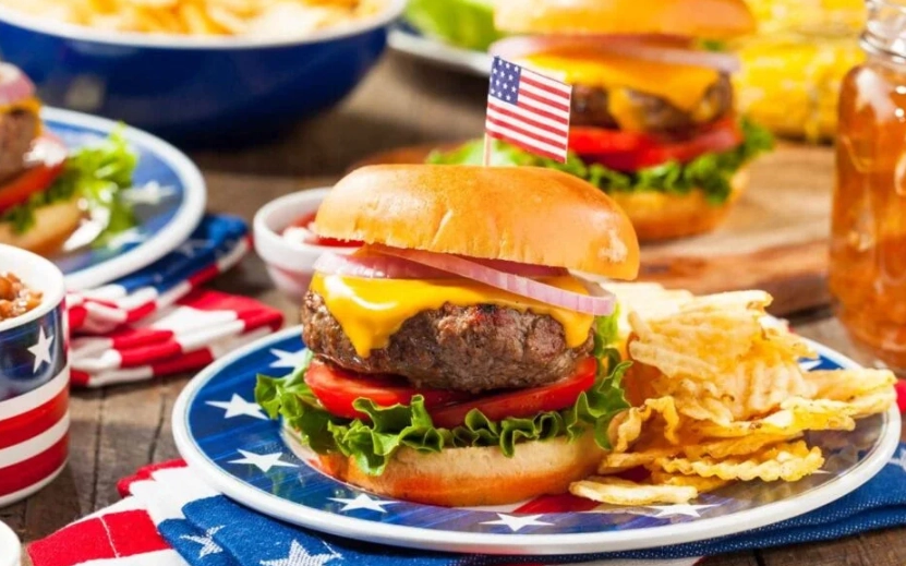 Top 10 American Foods to Try: Iconic Dishes & Regional Classics