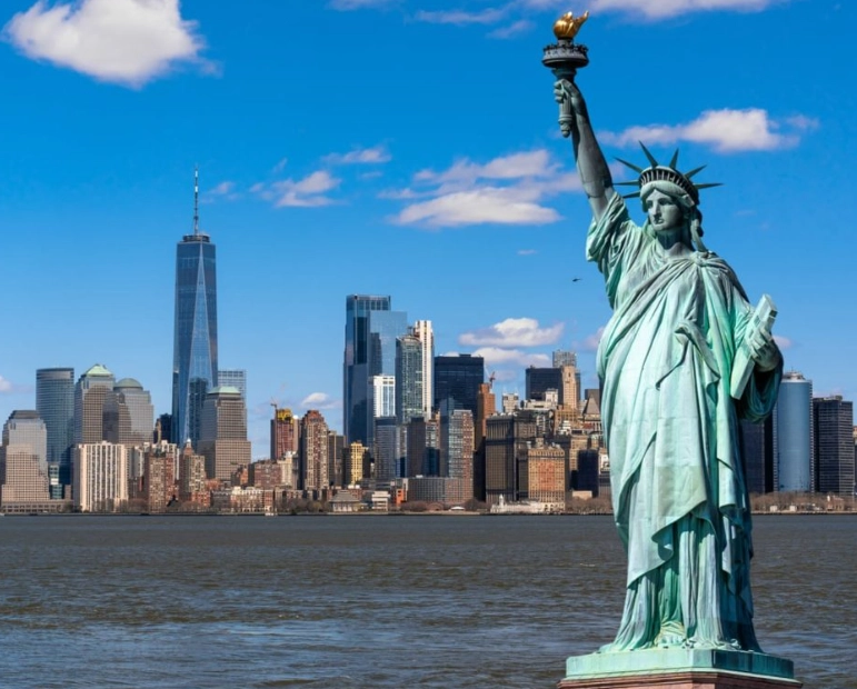 Top 7 Must-See New York Tourist Attractions: Your Ultimate Guide