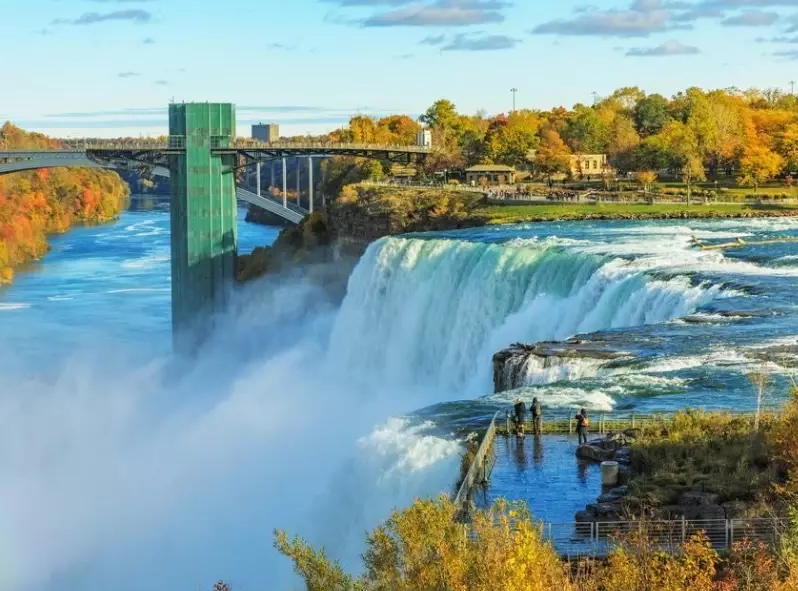 avoid crowds niagara falls