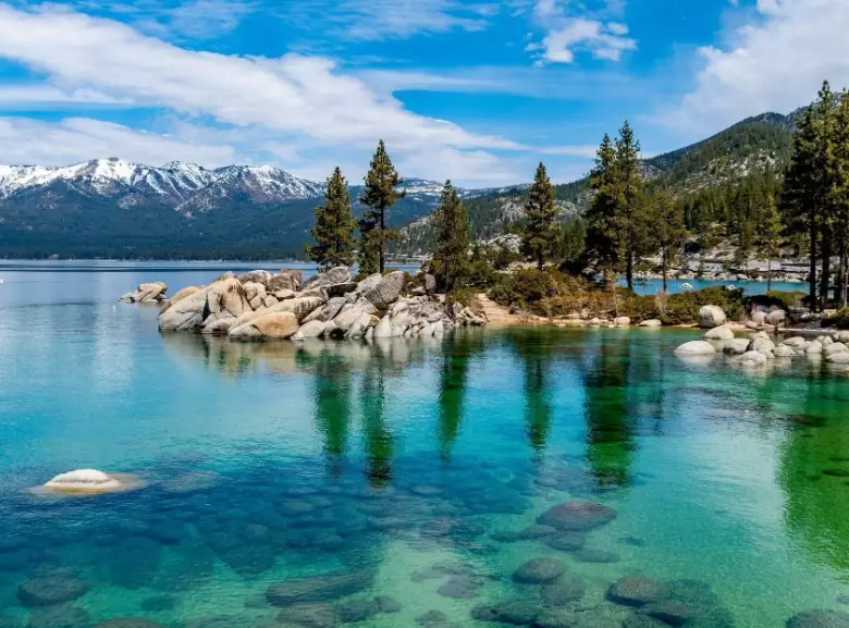 Best US Vacation Spots for Adults: Luxury, Adventure & Relaxation